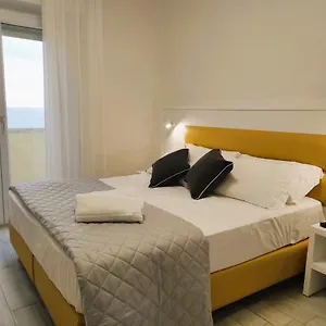 Отель Gran San Bernardo - - Fronte Mare Con Cucina Риччоне